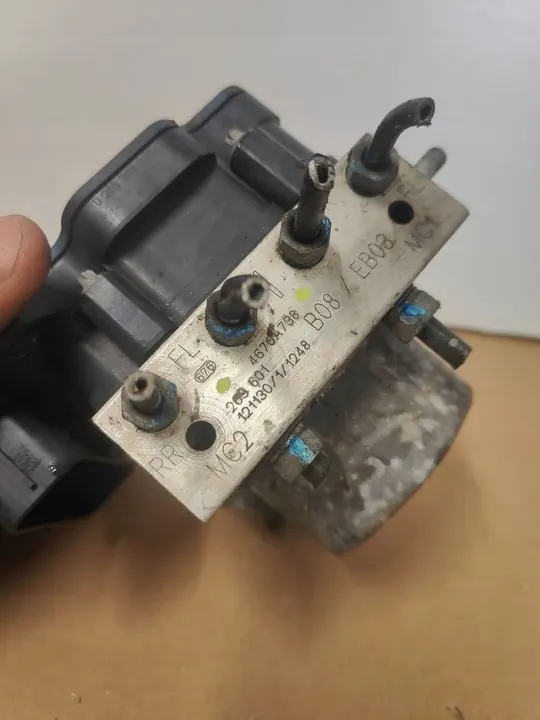 SPACE STAR 1.0 ABS POMP 4670A738 image 2