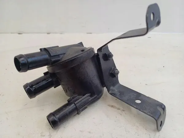 Pompe à eau Volvo XC90 2018 OEM 31368211 image 3