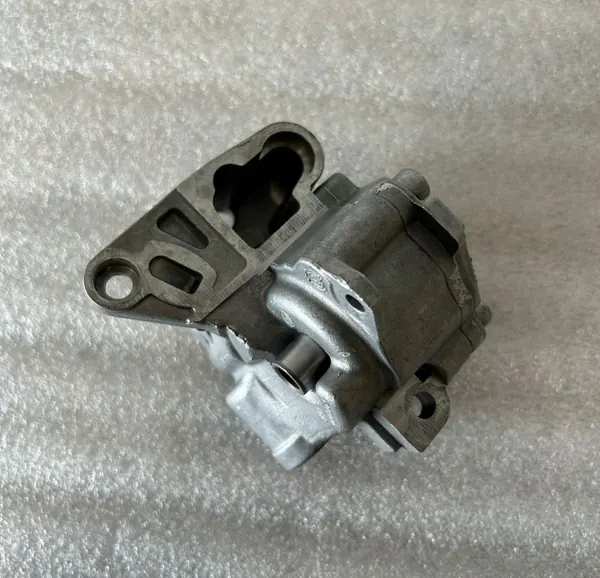 Pompe à huile d'occasion OEM 03L115105G VW Audi 2.0 TDI image 4