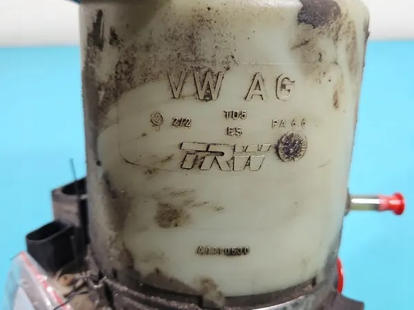 Bomba de direção assistida Seat Ibiza III 1.4 TDI 6Q0423156C image 8