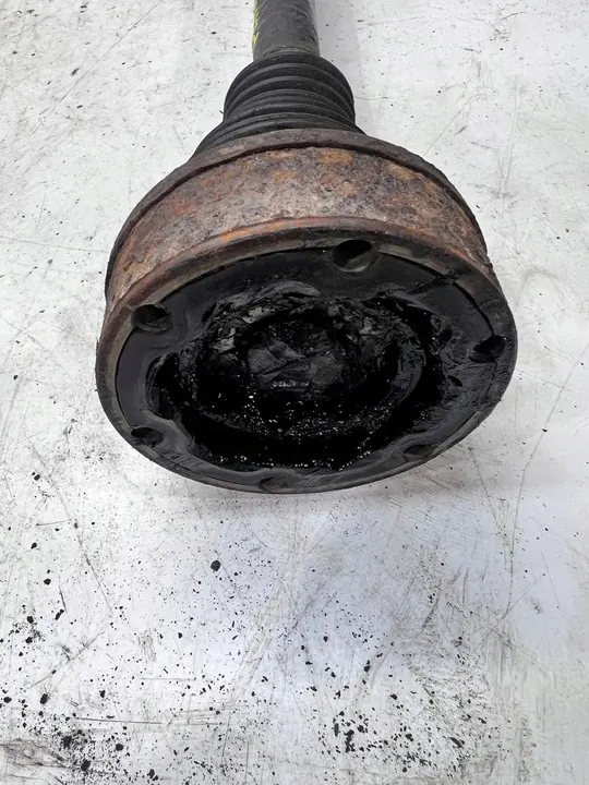 Höger bakaxel Audi A3 8P Quattro 3.2 VR6 image 2