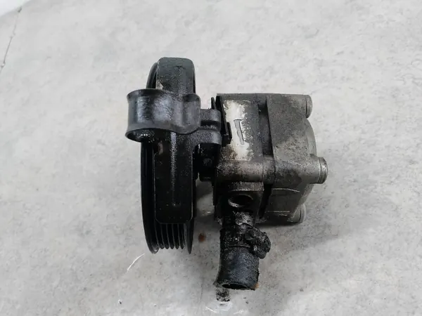 Ohjauspumppu OEM 9485757 Volvo V70 II:lle image 2