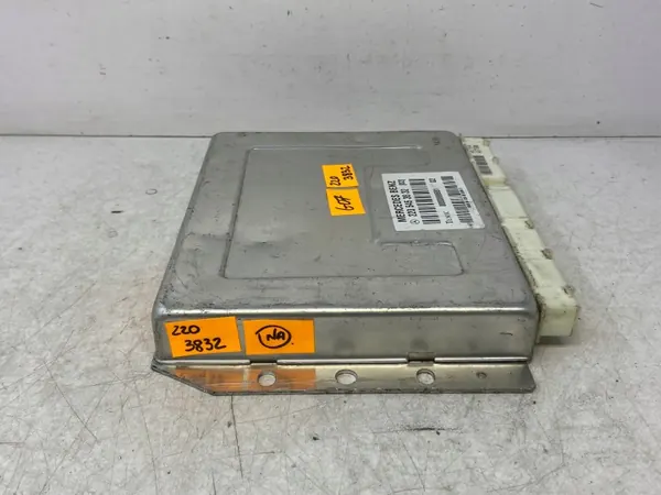 Módulo de control Mercedes OEM A2205453832 - Usado image 3