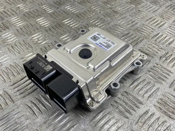 Hyundai Santa Fe 2019 Controllers - Gebruikt OEM-onderdeel image 2