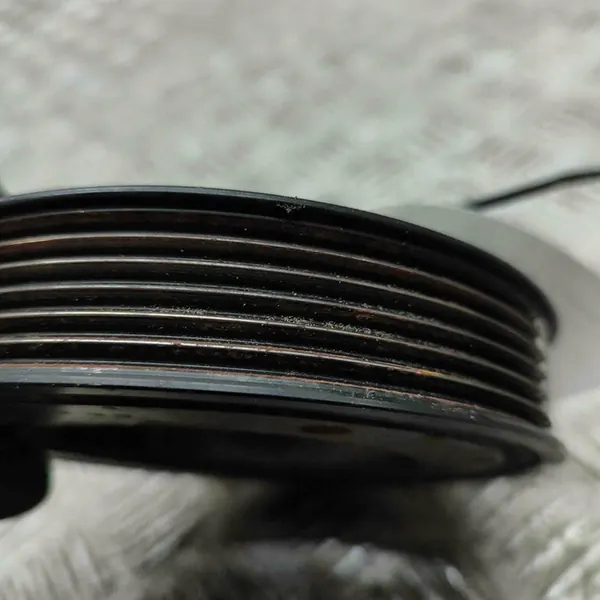 Polia do virabrequim VW Golf V 2.0L 147kW 06F105243J image 4