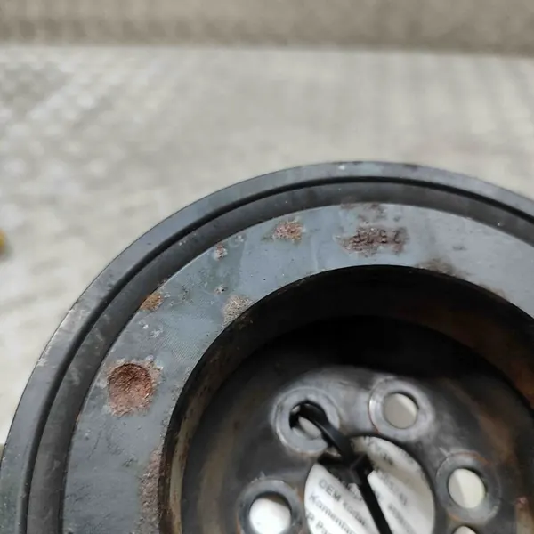 Polia do virabrequim VW Golf V 2.0L 147kW 06F105243J image 5