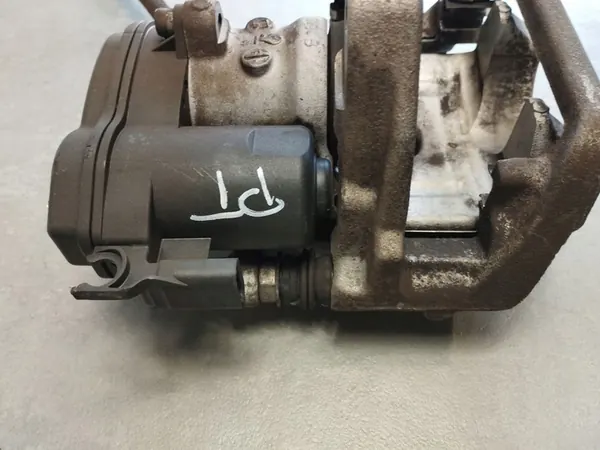 Mercedes-Benz S W222 2014 Oikea Takajarrusatula A2314230881 image 10