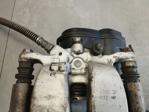 Mercedes-Benz S W222 2014 Oikea Takajarrusatula A2314230881 image 3