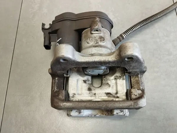 Mercedes-Benz S W222 2014 Oikea Takajarrusatula A2314230881 image 6