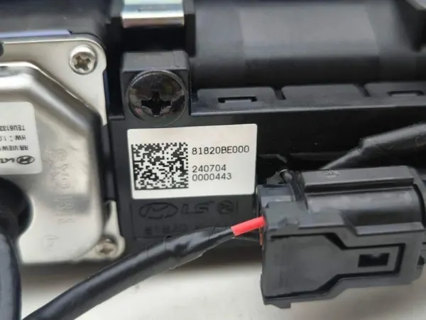 Botón apertura maletero Hyundai Kona II OEM 81820BE000 image 8