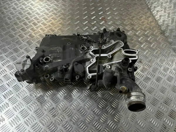 Couvercle de refroidisseur d'huile Scania - Pièce d'occasion image 2