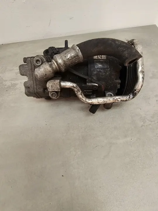 Compressore aria condizionata BMW E90 2.0D image 5