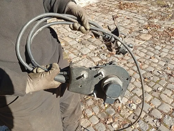 Jeep Grand Cherokee WJ 4.0 - Capteur de position de gaz + Câble image 2