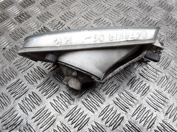 2006 Skoda Octavia Vänster Dimljus 1z0941699 1z0941701 image 5