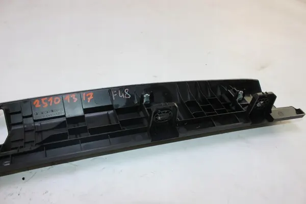 BMW X1 F48 Bagagerumskantsskydd 51477331417 image 5