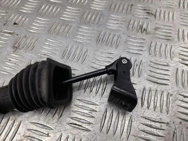 Porsche 97053615100 Linker Hecktüranschlag - Gebraucht image 3