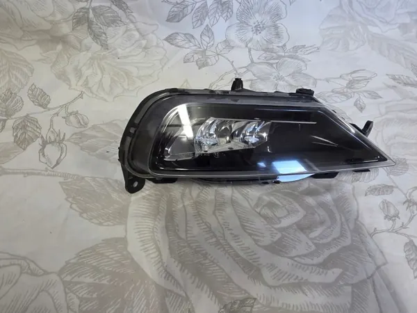 Faro Halógeno Izquierdo Volvo OEM 31395865 Usado image 2