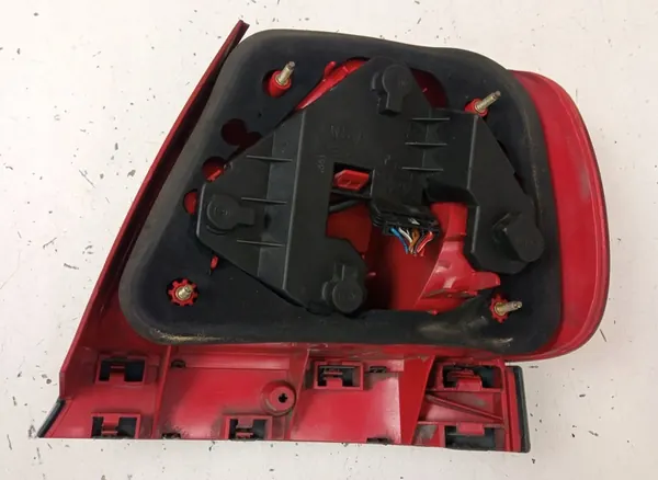 LÁMPARA TRASERA IZQUIERDA AUDI A4 1.9 TDI image 6