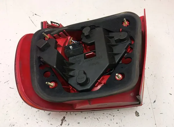 LÁMPARA TRASERA IZQUIERDA AUDI A4 1.9 TDI image 9