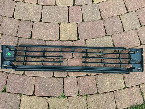 VW POLO V 6R LIFT Front Bumper Grille Radar 6C0853677A image 2