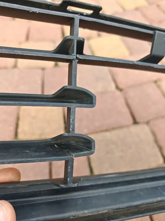 VW POLO V 6R LIFT Front Bumper Grille Radar 6C0853677A image 3