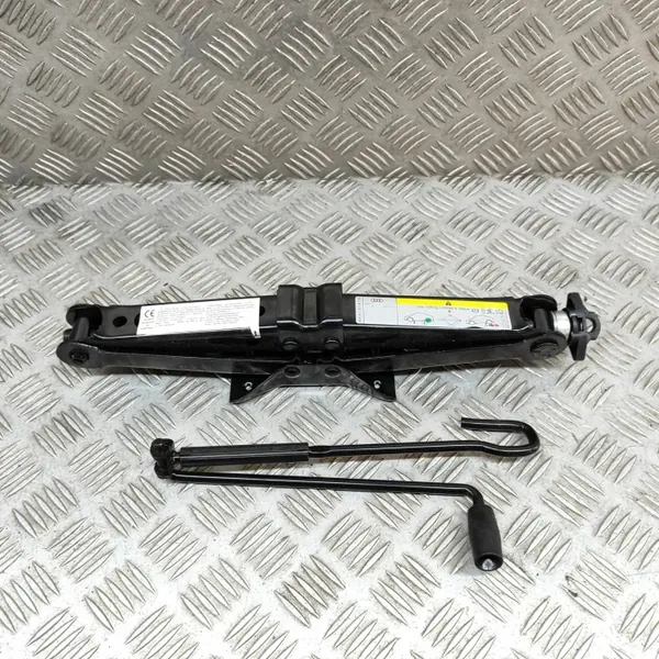 AUDI A3 Sportback 8VA 8VF Domkraft 2018 OEM 8V3012109R image 4