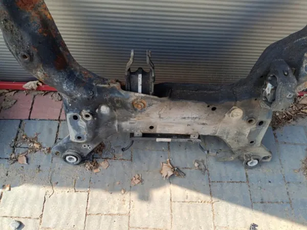 Volvo XC60 2.4 D5 framvagn OEM Wrakowisko-18752- image 3