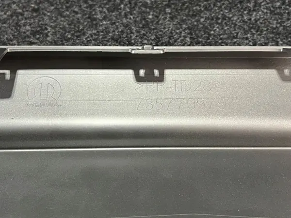 Diffuseur Pare-chocs Arrière Jeep Avenger OEM 735770979 image 9