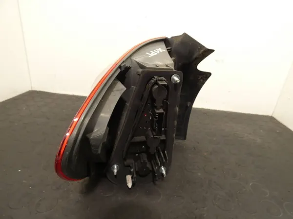 Luz trasera derecha BMW X1 E84 Lift 63212990110 image 3