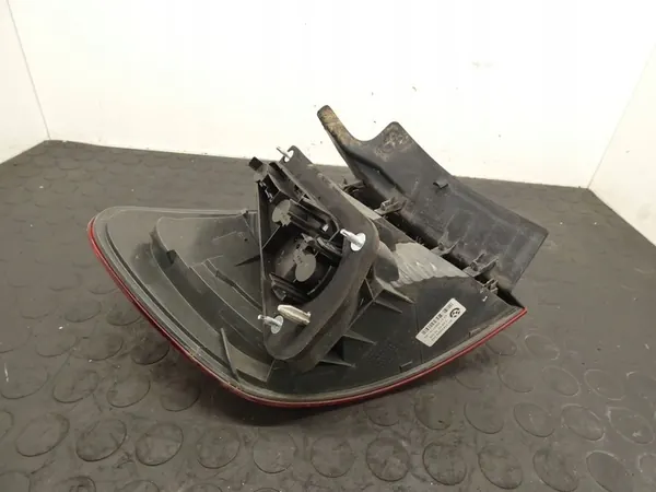 Luz trasera derecha BMW X1 E84 Lift 63212990110 image 4