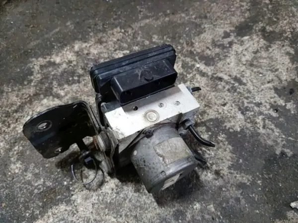 Bomba ABS Kia Ceed II OEM 58920-A2210 Usado image 2