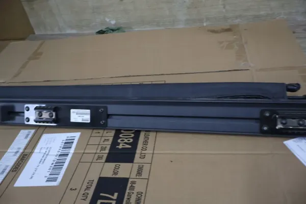 Volvo V50 2004-2007 kofferbaknet OEM 39851409 image 5