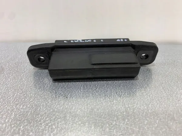 Toyota Yaris takaluukun kahva OEM 0506L55 image 2