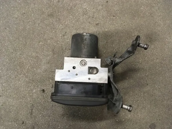 Mercedes ABS-jarrupumppu OEM A2114312712 - Käytetty image 2