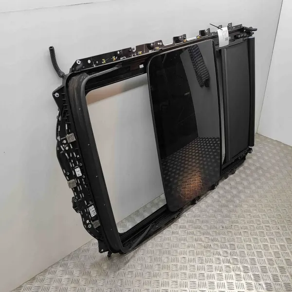 Panoraamalasikatto OEM 8070628 BMW G31 Touringille image 3