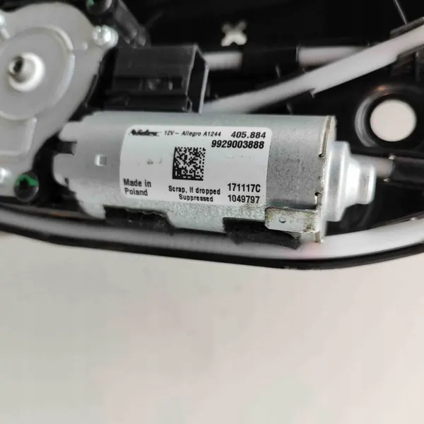 Panoraamalasikatto OEM 8070628 BMW G31 Touringille image 8