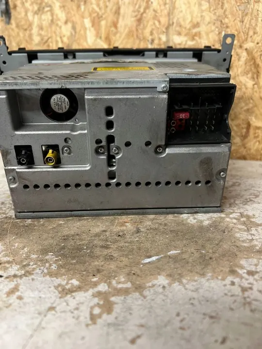 Mercedes-Benz CD/DVD Changer OEM A2038703689 image 3