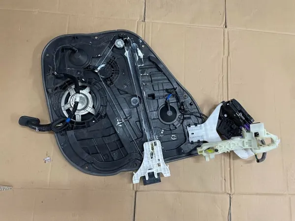 Dörrmekanism OEM MTR6924 höger bak Hyundai i30 image 4