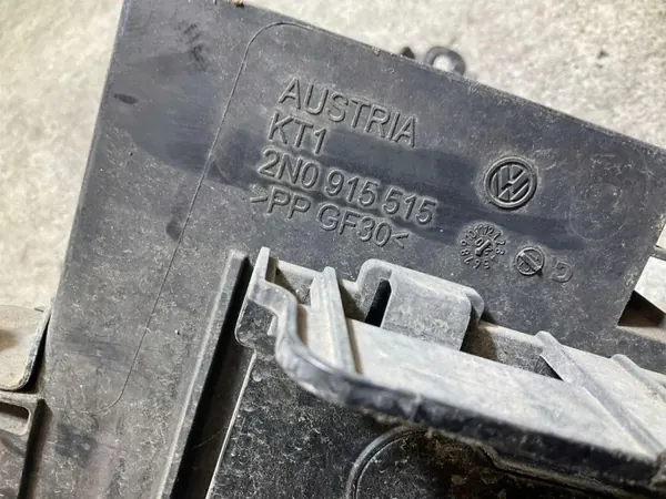 Pièce compartiment moteur VW OEM 2N0915515 - Occasion image 6