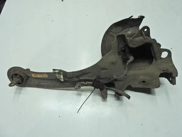 Volvo V40 II 12-19 1.6 D2 Giunto di sospensione posteriore destro 31360695 image 3