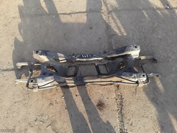 Fiat 500X Hilfsrahmen OEM 00520125570 Gebraucht image 2