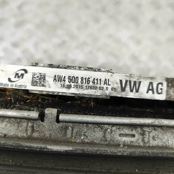 Peças de refrigeração Skoda Superb III 1.6L 5Q0816411AL image 3