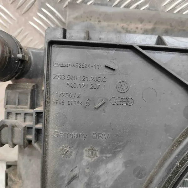 Peças de refrigeração Skoda Superb III 1.6L 5Q0816411AL image 5