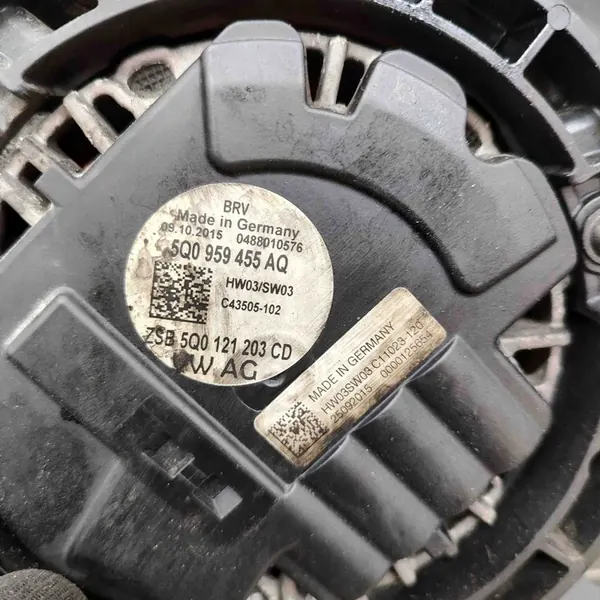 Peças de refrigeração Skoda Superb III 1.6L 5Q0816411AL image 6