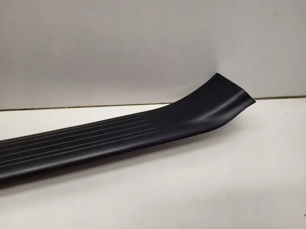 Oikea kynnyssuoja OEM A1666809803 Mercedes image 3