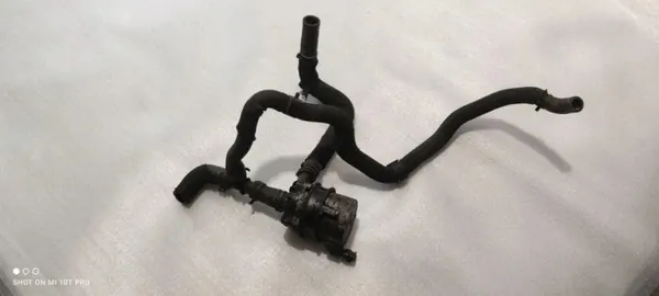Pompe à eau Audi OE 8K0965567 - État utilisé image 2