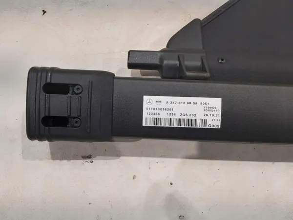 Rodillo de equipaje Mercedes GLB 250 OEM A2478109809 image 3