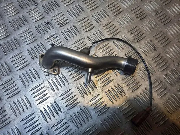 Tubo EGR VW PASSAT B7 2.0L gasolina 2015 03L131521AF image 1