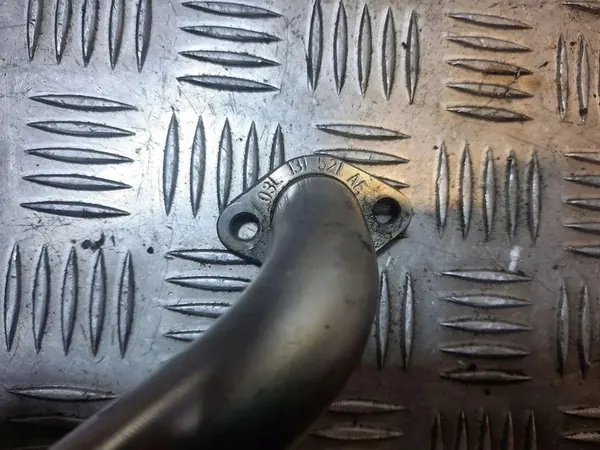 Tubo EGR VW PASSAT B7 2.0L gasolina 2015 03L131521AF image 2