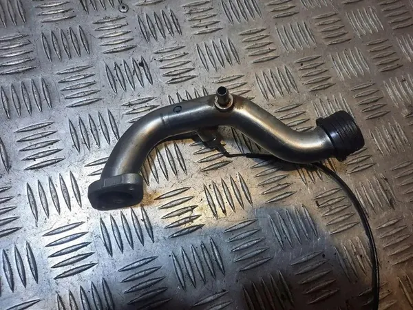 Tubo EGR VW PASSAT B7 2.0L gasolina 2015 03L131521AF image 3